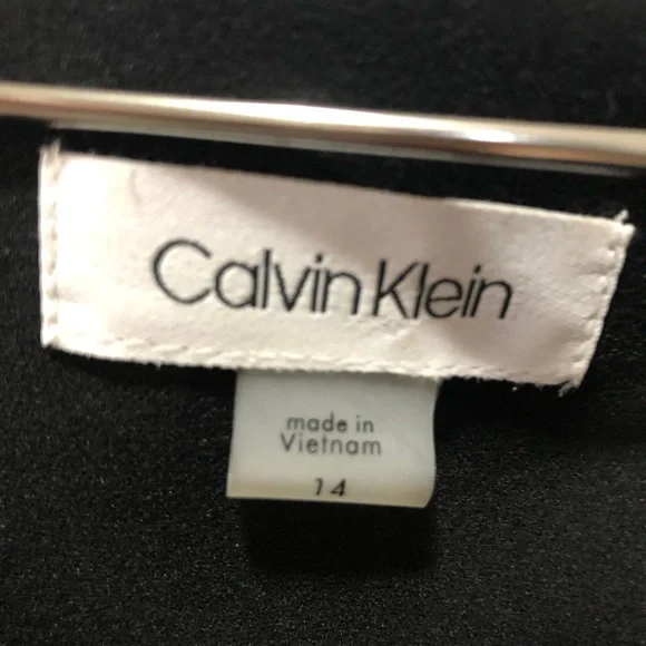 Calvin Klein size 14 black with large floral/ burgundy/white. P to P 22 L 40 - Picture 3 of 6